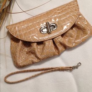 NEW Clutch Purse Wristlet Reptile Tan Toggle Flap Polka Dot Lined Mainstreet MSC
